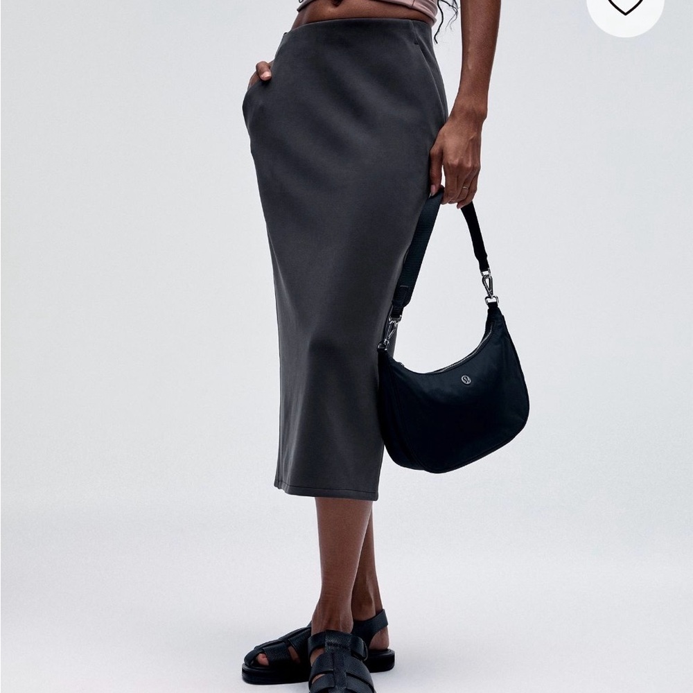 Lululemon Softstreme Black Midi Skirt like new